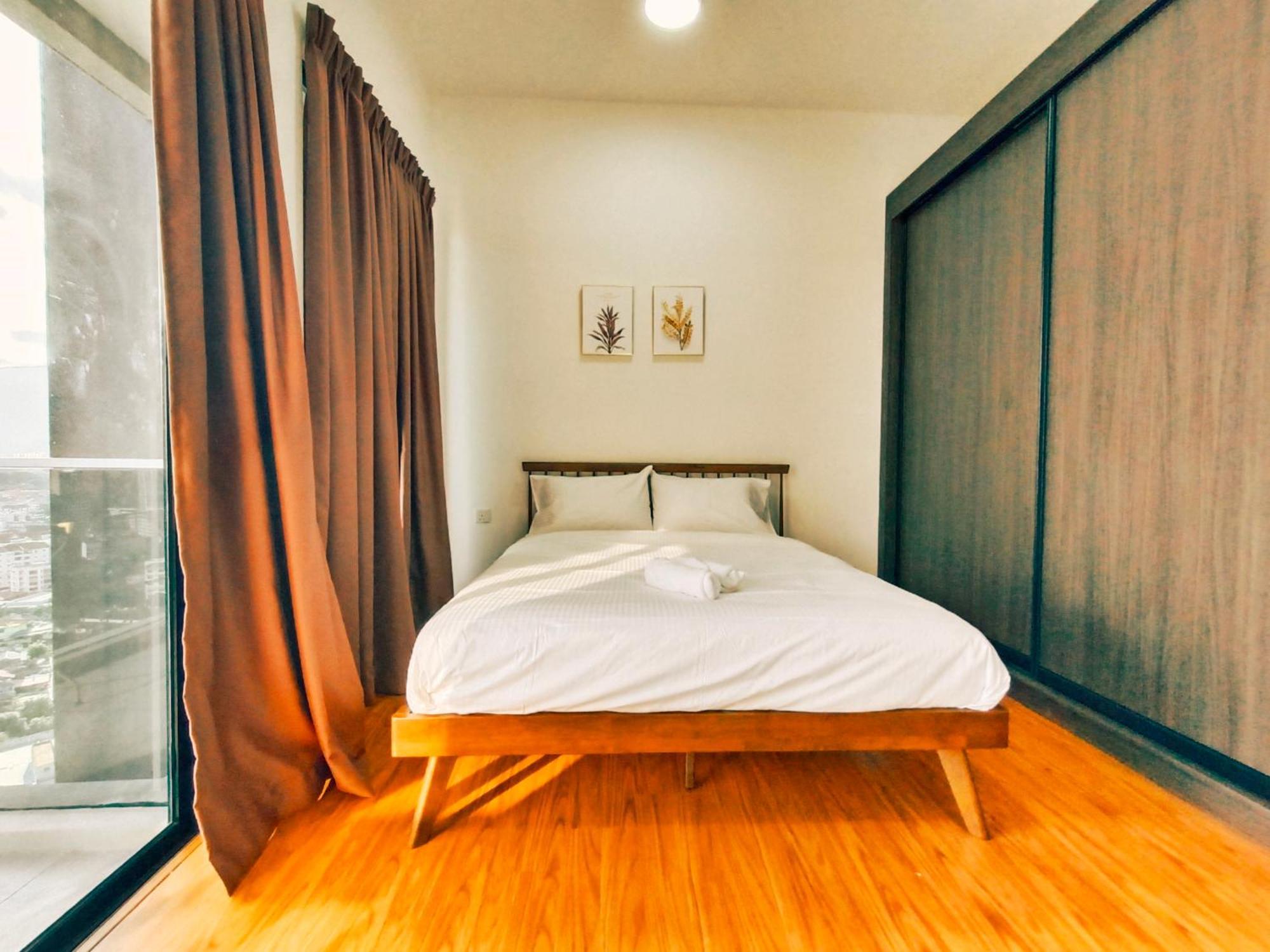 New Georgetown Instagramable 2Br Homestay For 10Pax 无敌美景两房民宿 Beacon Executive Suite Exteriör bild